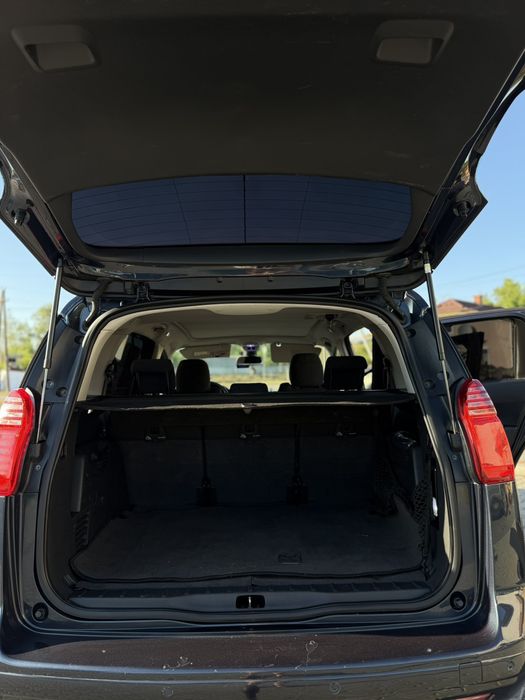 PEUGEOT 5008 2012