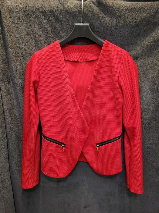 Czerwony żakiet, r. S