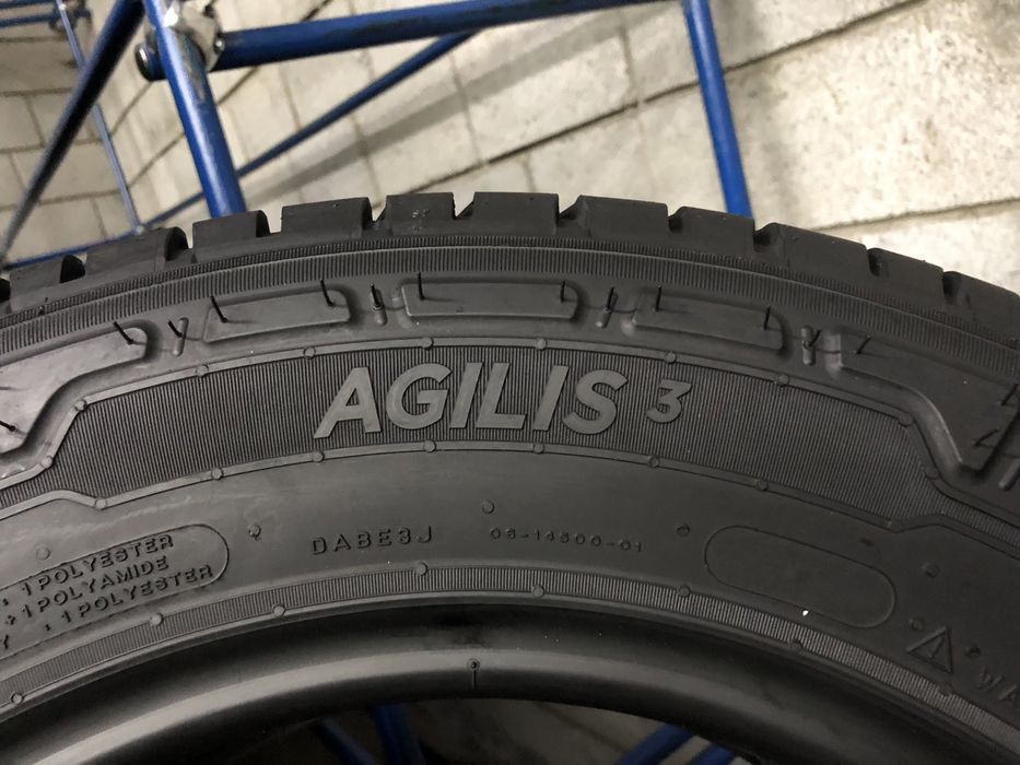 Літні шини 215/65 R16C (106/104T) MICHELIN
