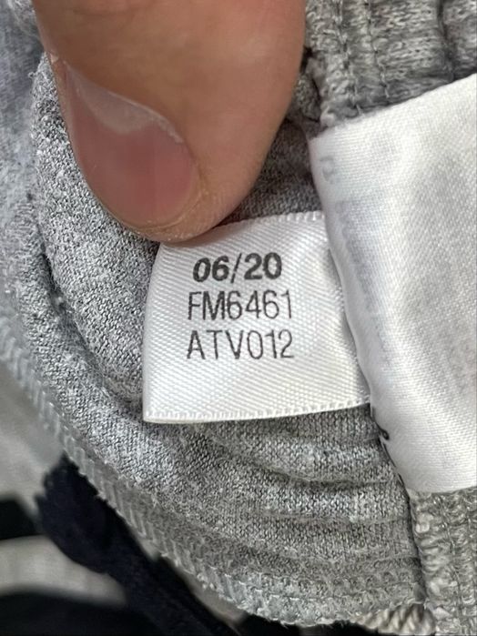 Adidas шорты 11-12 лет 152 см подростковые серые с лого