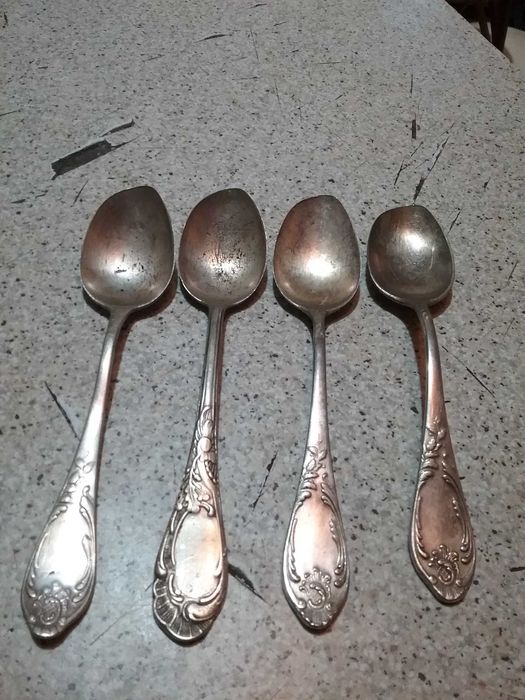 Комплект з 4 штук старинних! Поср!бнених Столових Ложок