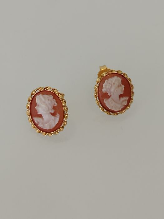 Brincos em ouro de 19,2kt