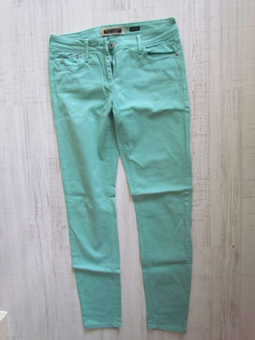 miętowe spodnie rurki, River Island 38