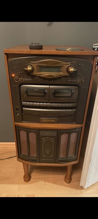 Gramofon płyty CD kasety magnetofonowe radio