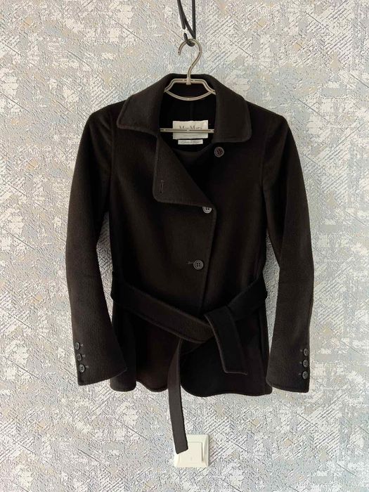 Полупальто Max Mara.