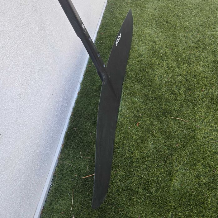 Foil F-One Phantom Carbon 1480 – Muito Bom Estado