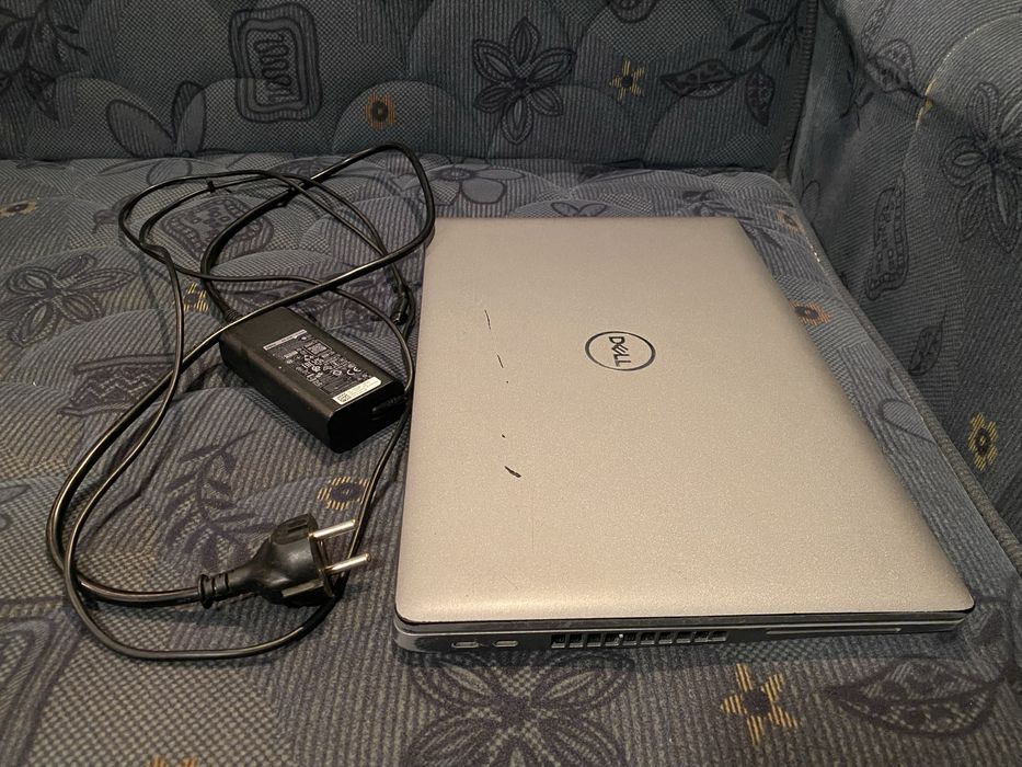 Laptop Dell Latitude 5520