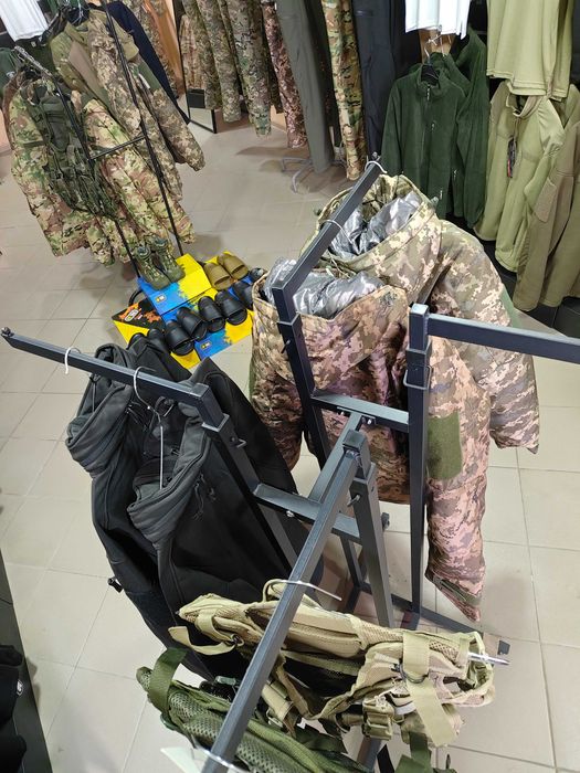 Продам стійку для одягу