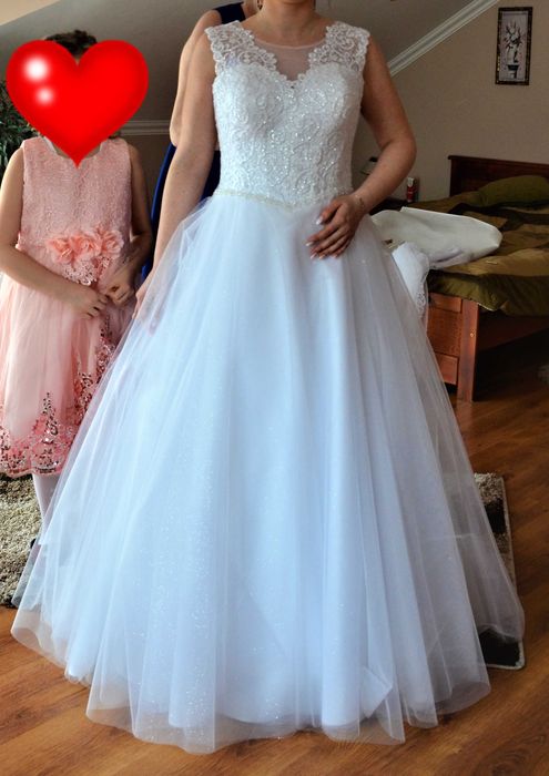 Suknia ślubna biała z gorsetem i welonem