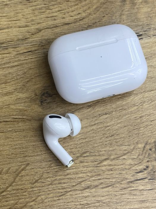 Продам кейс airpods 2 pro