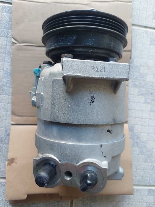 Compressor de ar condicionado para automóvel