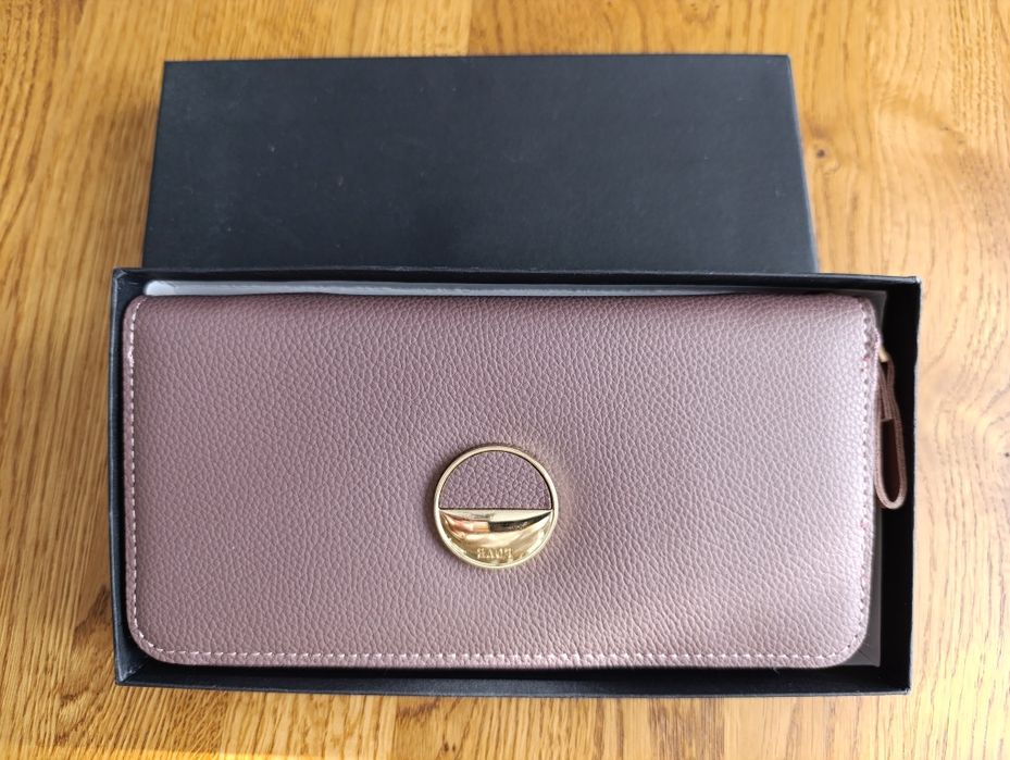 Гаманець бузкового кольору