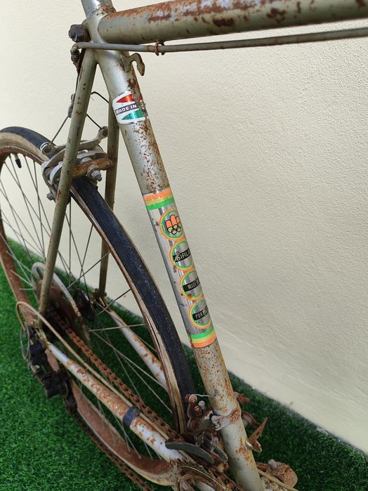 Bicicleta antiga Sirla