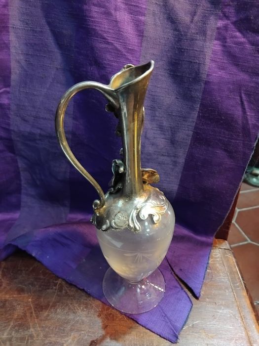 Jarro em vidro e prata com marca e contraste