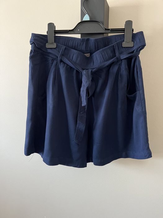 Yessica granatowe szorty z paskiem krótkie spodenki kieszenie r. 38/40