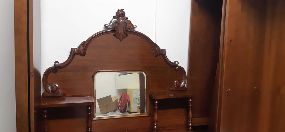 Aparador Inglês antigo