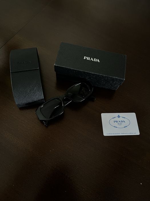 Okulary przeciwsloneczne Prada