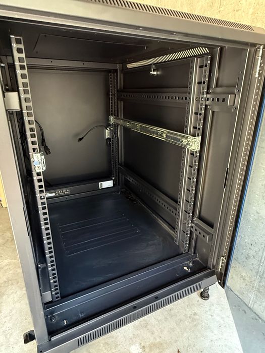 Szafa serwerowa Rack 19"