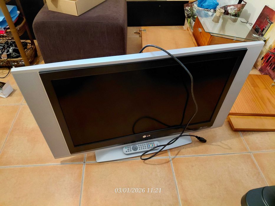 TV a funcionar com comando