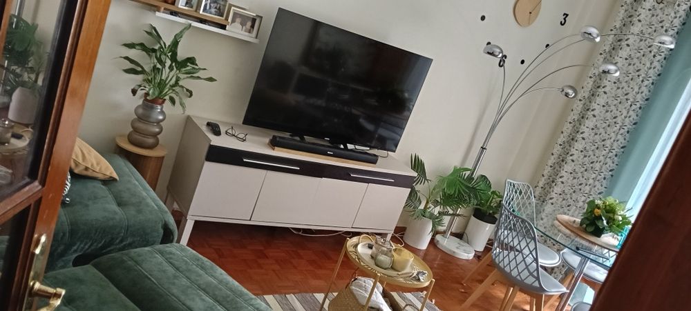 Aparador IKEA com 2 gavetas