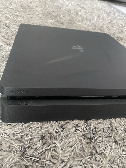 Konsola Playstation 4 Slim