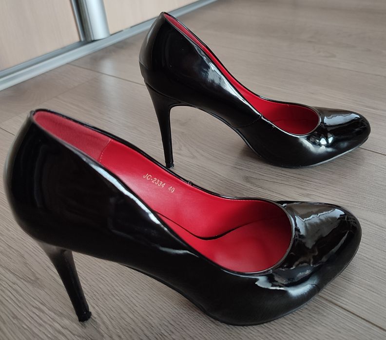 Czółenka czarne,r.40