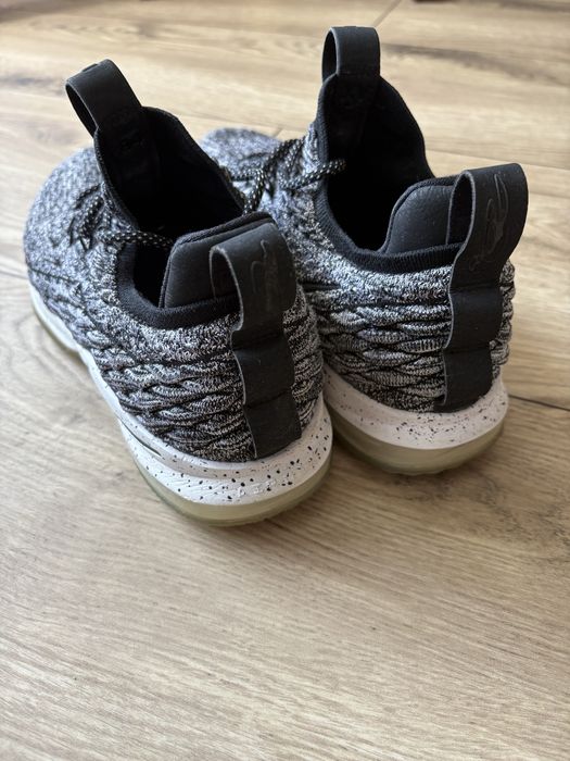 Nike Lebron XV low oreo