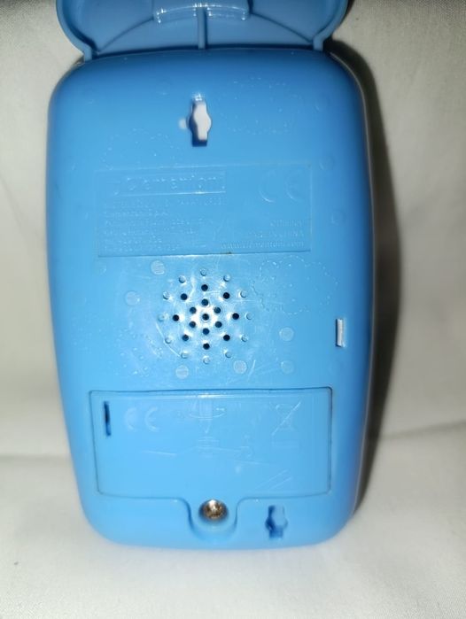 Іграшковий смартфон.