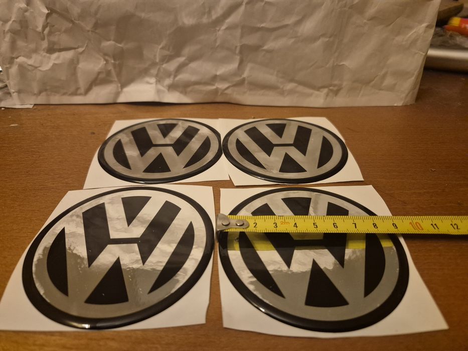 naklejki na  alu felgi  i kołpaki do Vw 8.9cm średnicy