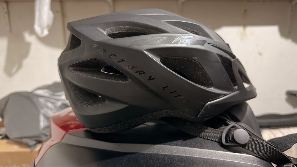 Capacete de ciclismo KTM