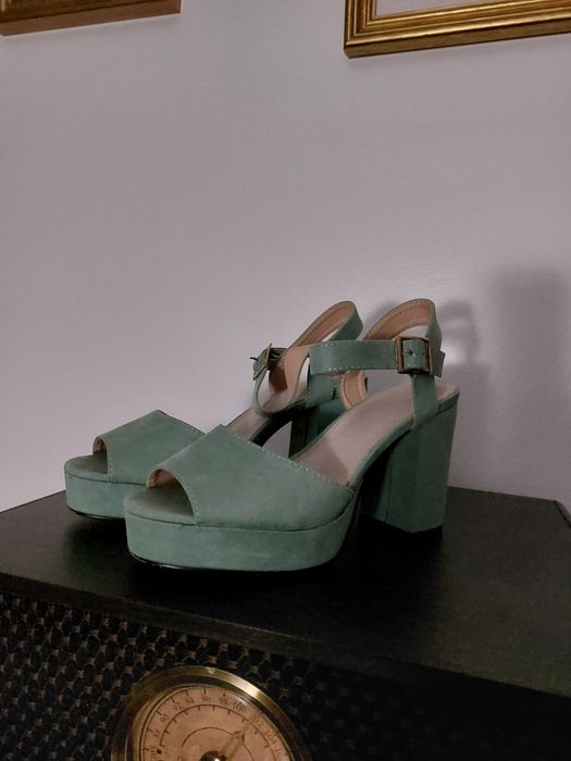 Sandálias Camurça Sintética