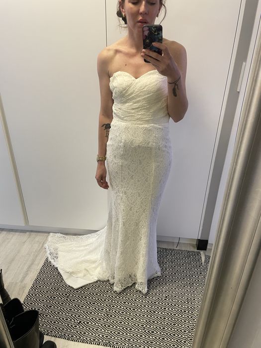 Suknia slubna  z koronki z trenem smietanka 36 S nowa