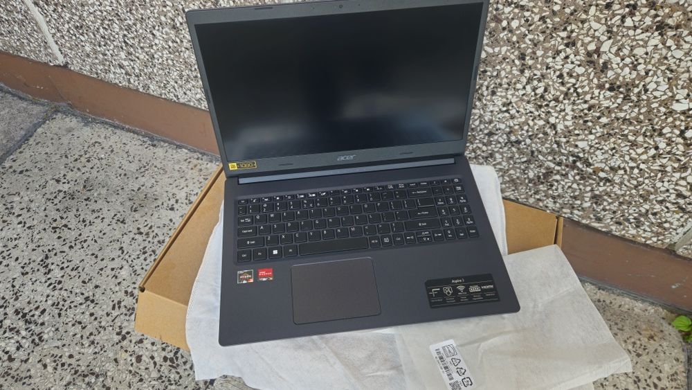 Laptop Acer Aspire 3 Ryzen 3500U Vega 8