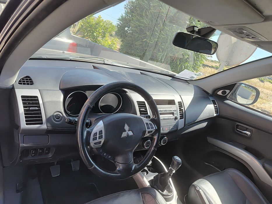 Vendo Mitsubichi Outlander 2.2 DI-D 177cv 5+2lugares