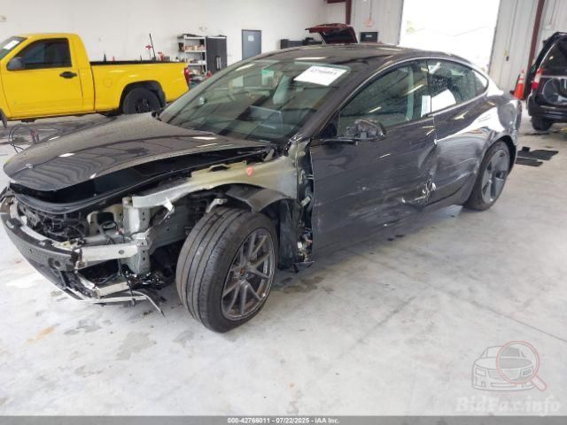 Машина в Україні вже на сервісі у Львові пригнана є прайс відновлення продаю бо машина не вписалася в бюджет