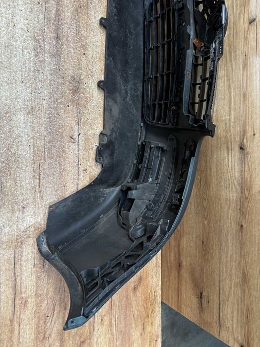 Zderzak przedni Volkswagen Golf 5 kombi kolor la6r