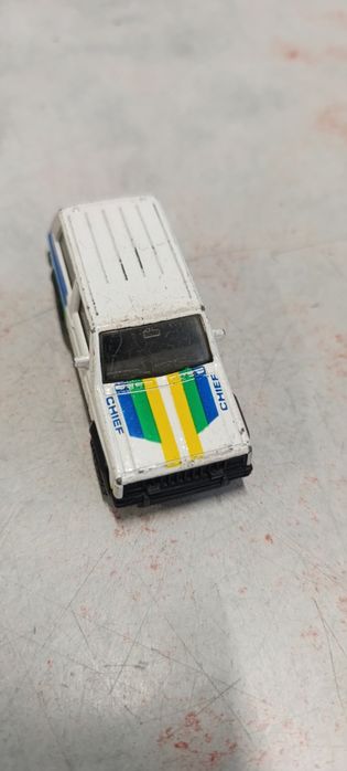 Matchbox Jeep Cherokee Quadtrak „Chief” 1986 rok .