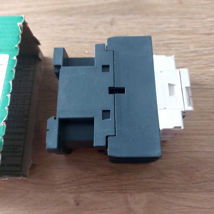 Stycznik mocy Schneider LC1D32
