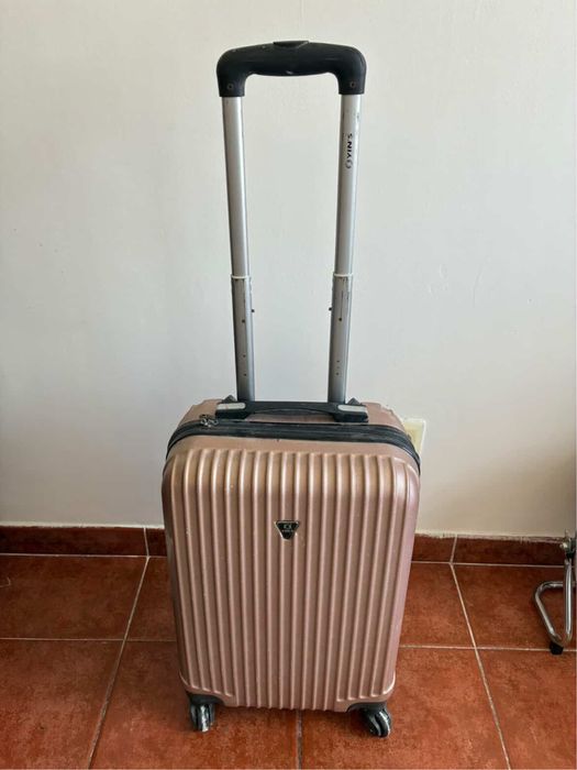 Mala média pouco uso