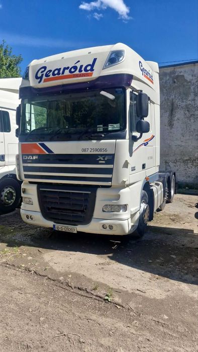 Сідельний тягач DAF XF105.460 під напівпричіп самосвал правий руль