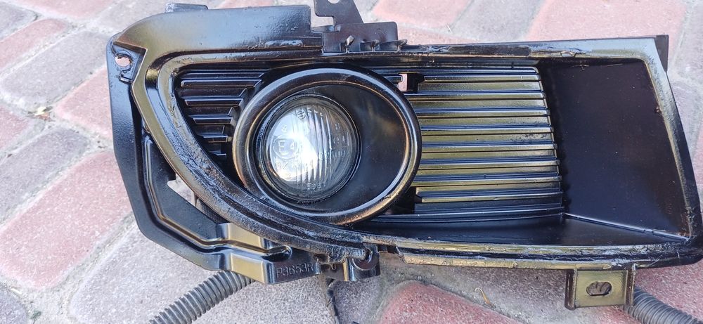 Продам противотуманки.