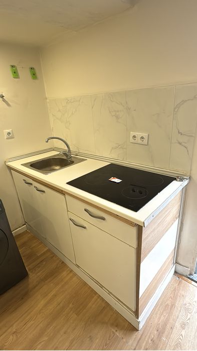 Alugo t0 com opçao de ficar t1 ficando com uma sala reduzida em famoes odivelas