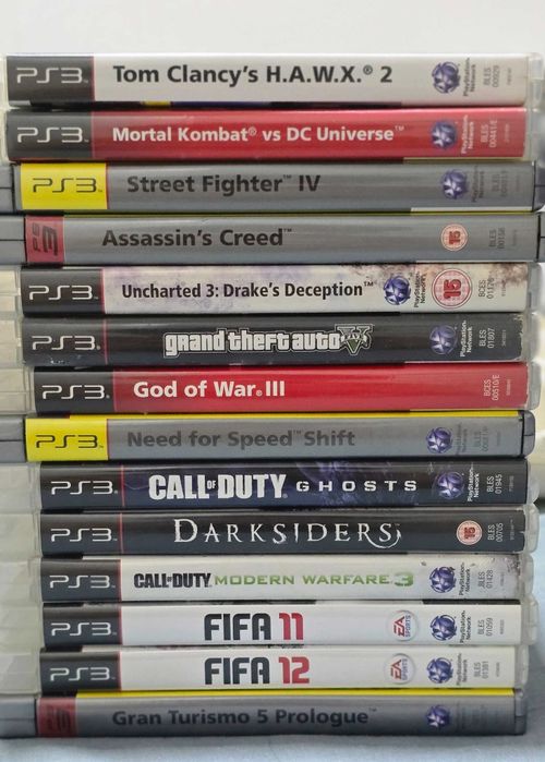 Jogos para PS3 disponíveis para venda, em separado ou em conjunto.

To