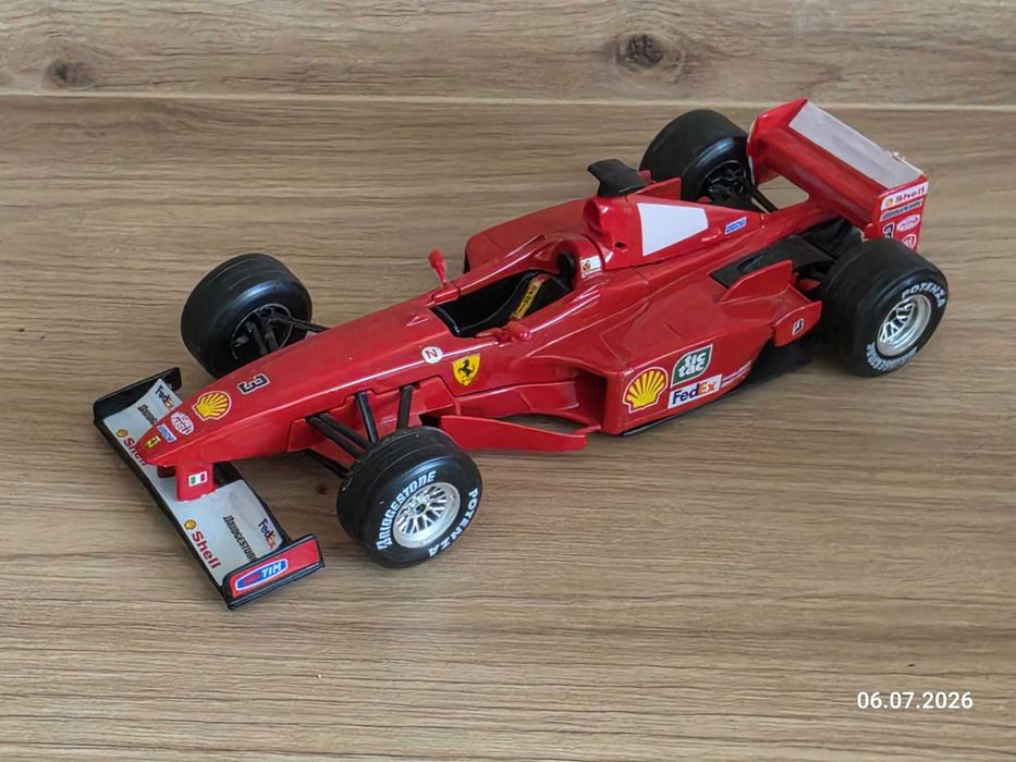 Bburago 1/24 - F1 Ferrari F300