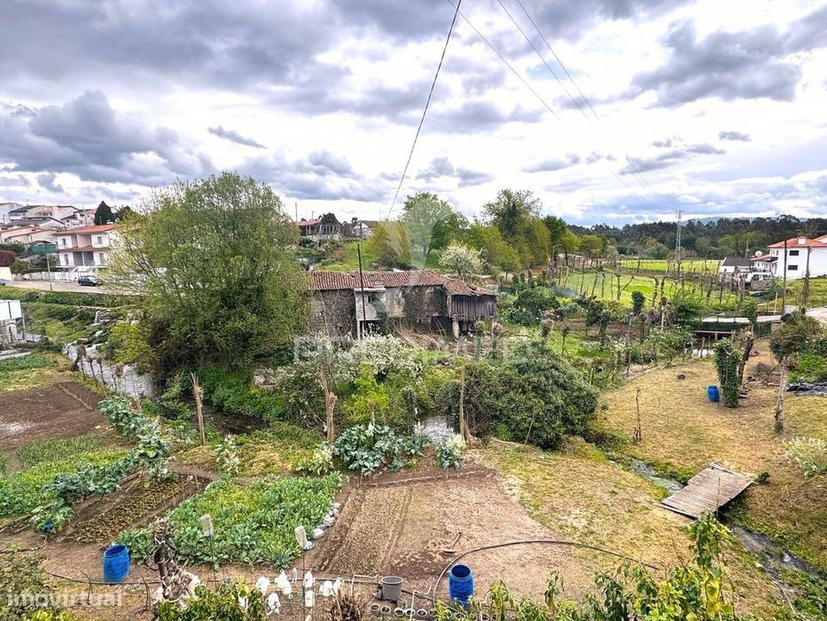 Terreno Com 3 Moradias Para Restauro