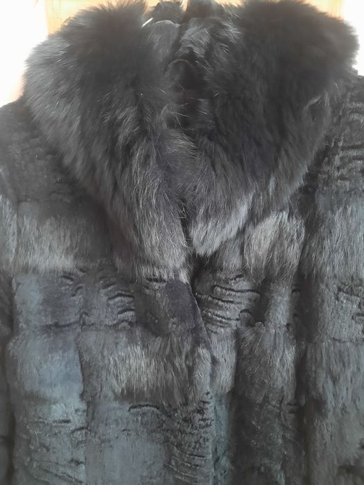 Шубка з натурального хутра,бобрик