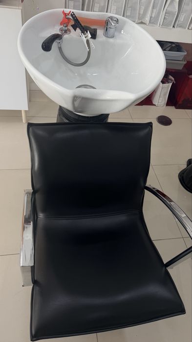 Lava-Cabeças Profissional + Cadeira de Cabeleireiro (Em ótimo estado!)