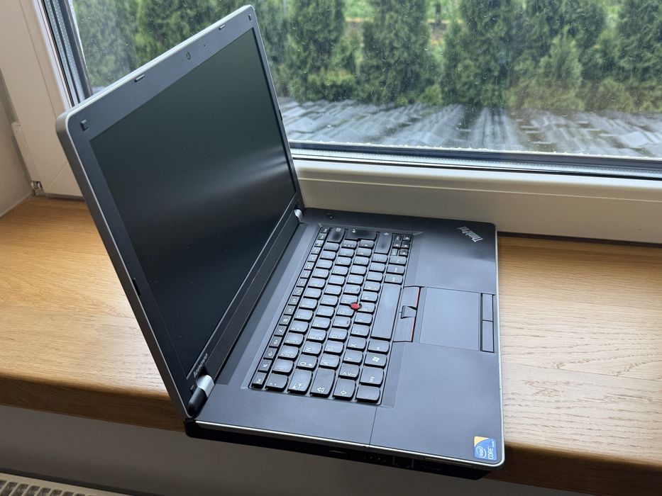 Lenovo ThinkPad Edge Red