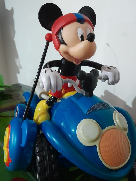 Mota telecomandada do Mickey