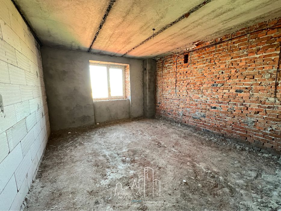 Продам 2-х кімнатну квартиру в новому будинку! Центр міста!